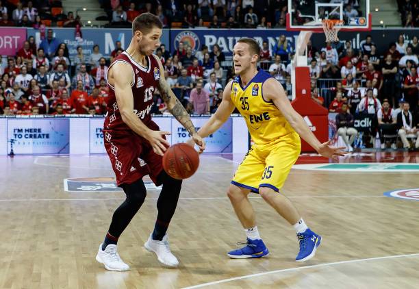 高价出售给 高价出售给